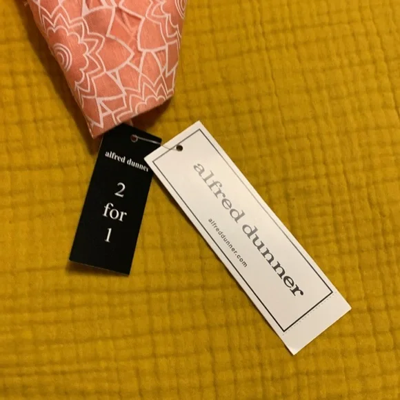 NWT Beautiful coral colored blouse w/ attached tank and silver tone necklace - Picture 7 of 9